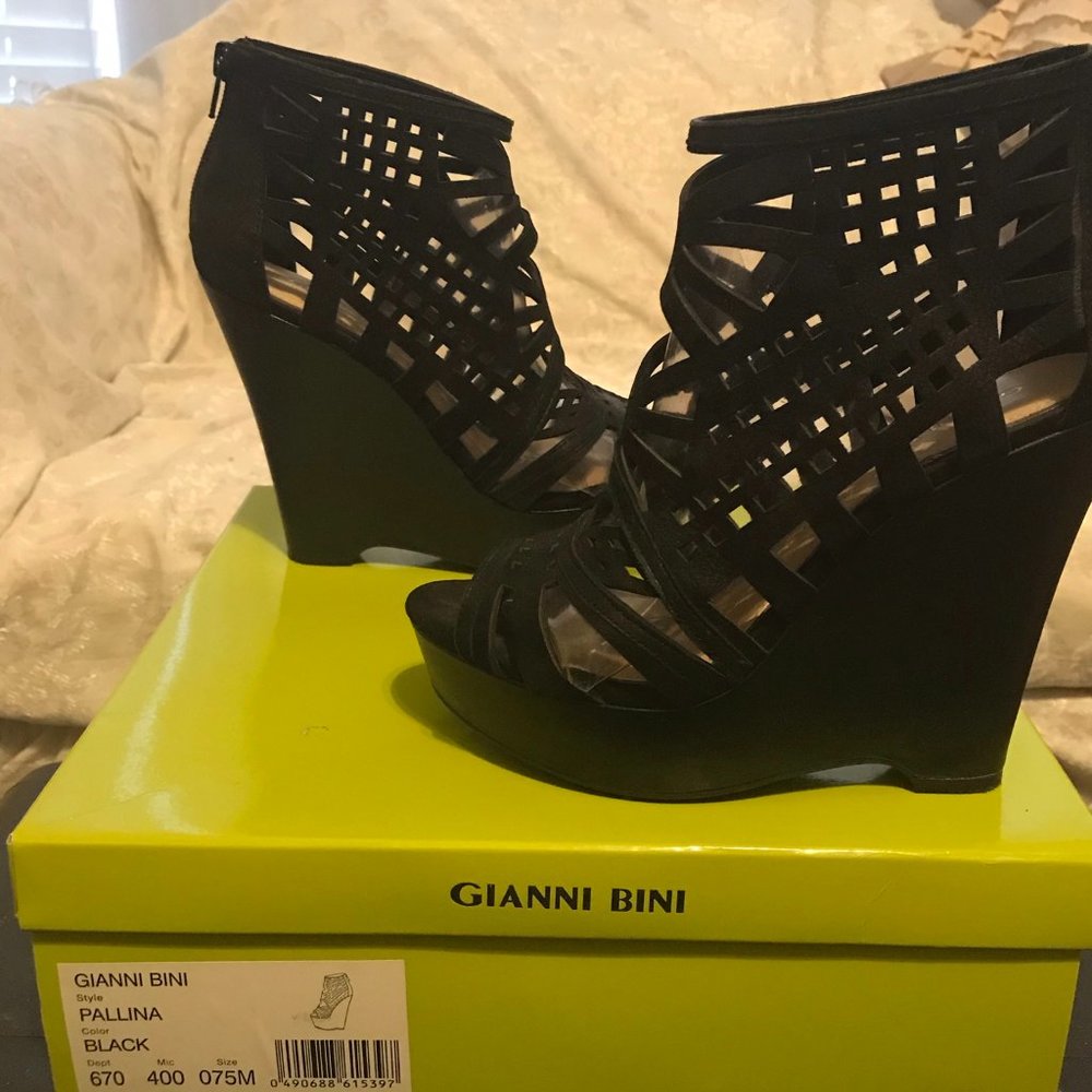 Gianni Bini Wedges